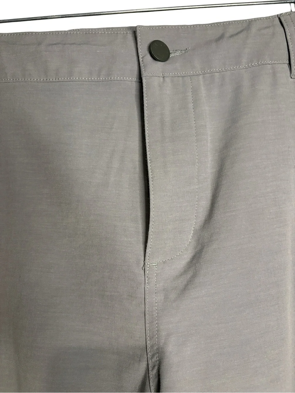 Faherty - Belt Loop All Day Shorts. 9 inch inseam. Light Grey. Size 38. MSC0012